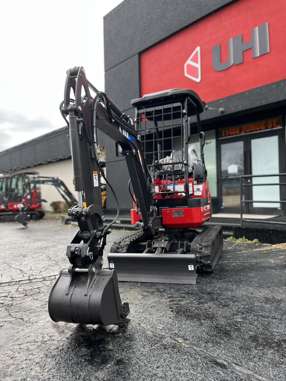 UHI Machinery UME18 Mini Excavator 4,330lbs. Kubota Engine with 6