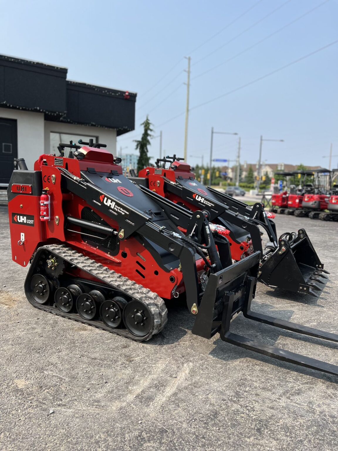 UHI Machinery U25TK 880 lb Rated Load. Kubota Engine UHI MACHINERY CA