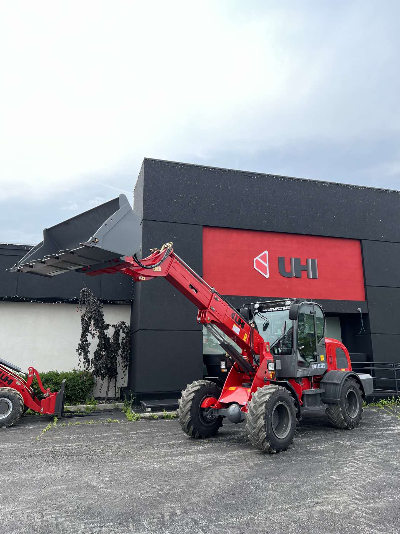 UHI Machinery UWL825HT Telescopic Handler 5,511lbs. Lift Capacity