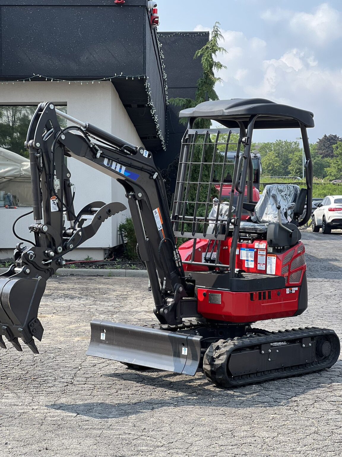 Shop UHI MACHINERY CA